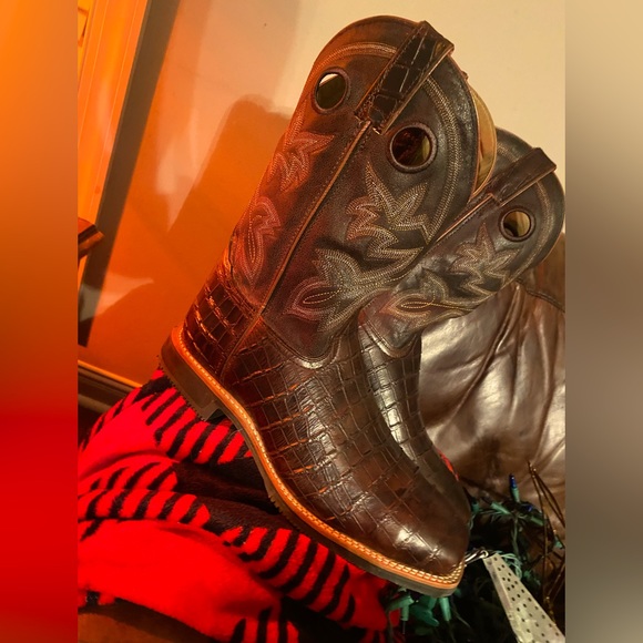 Men double h genuine caimanboots (price is negotiable )